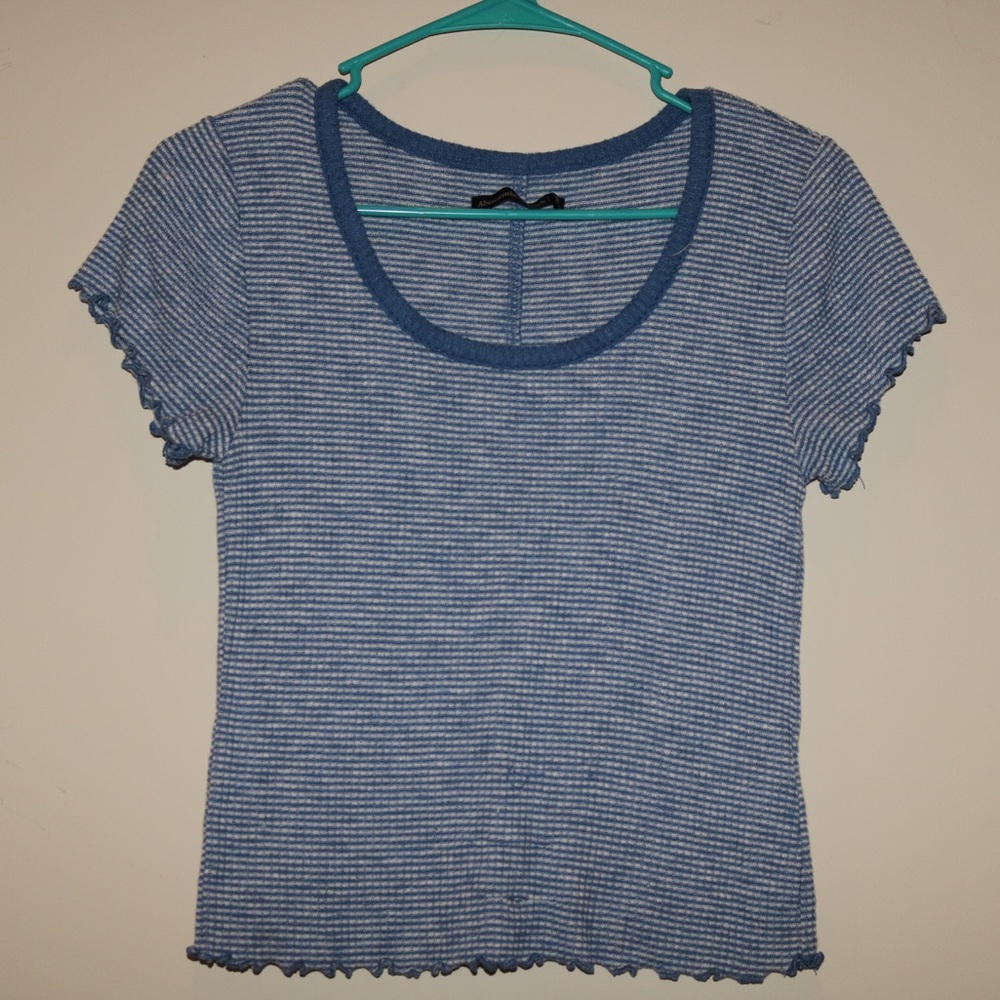 Ribbed, ruffle crop top